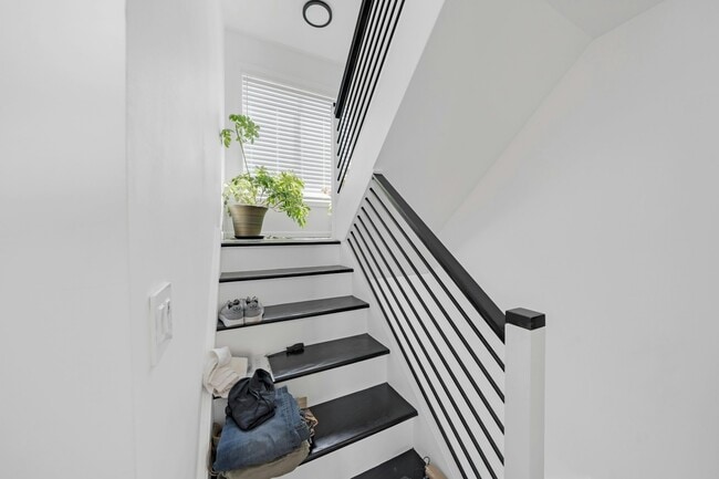 Building Photo - 228 Johnson