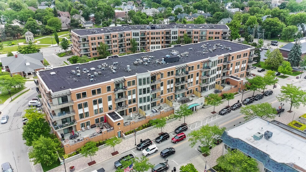 Building Photo - 135 S York St