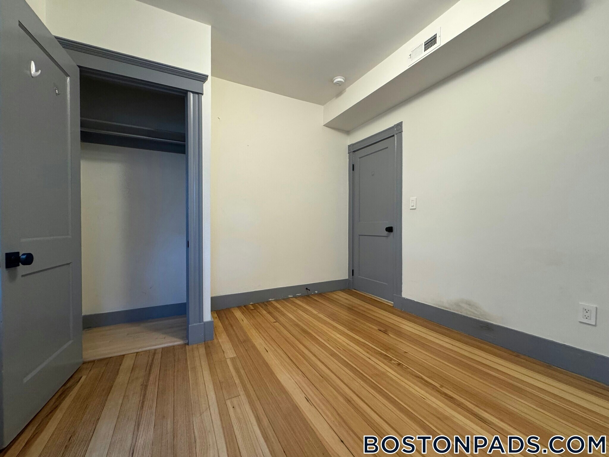 Building Photo - 41 Long Ave