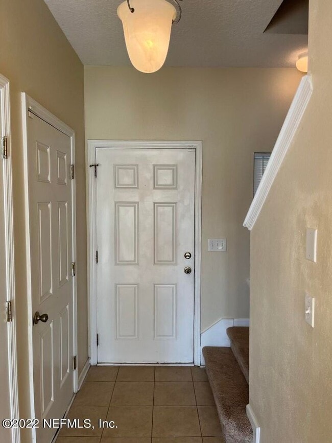 Building Photo - Beautiful Townhome in Biscayne Bay!