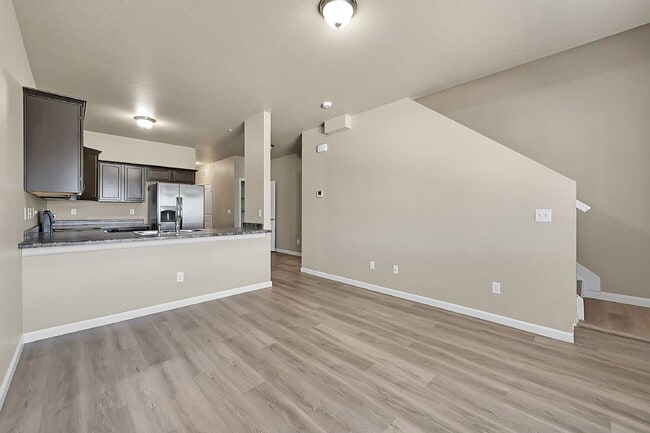 Building Photo - $1,850-3 Bed 3.5 Bath townhome in CO Sprin...