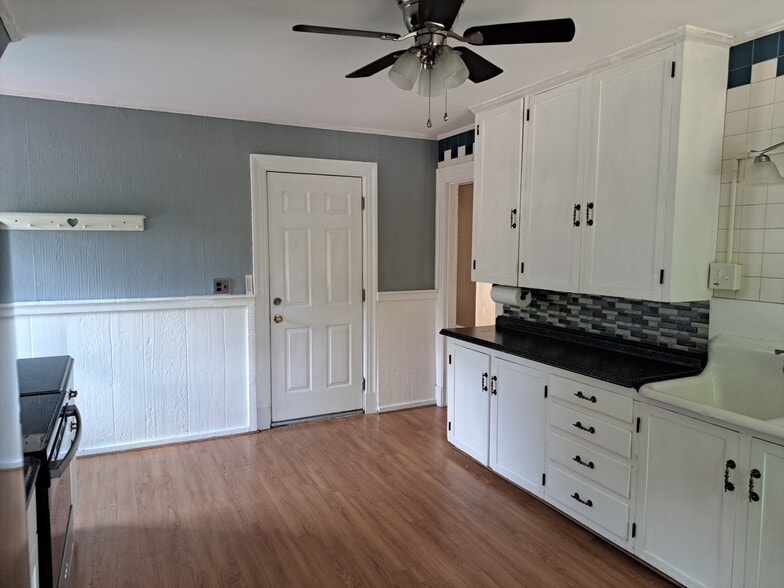 Kitchen - 18 Auburn St