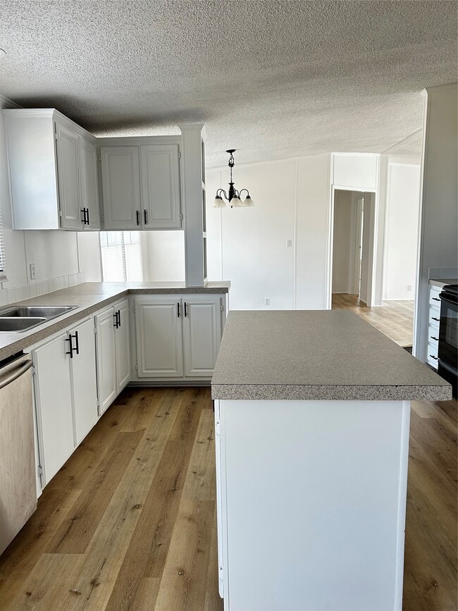 Building Photo - 219 Blinkin Ave