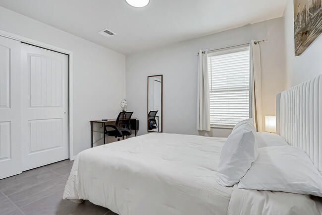 Bedroom w/Work Desk - 13054 Oakhampton Ave