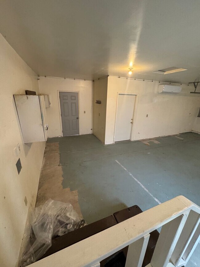 Building Photo - Charming Pet Friendly House 2 Bedroom/1.5 ...