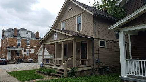 Building Photo - 2137 Waldeck Ave