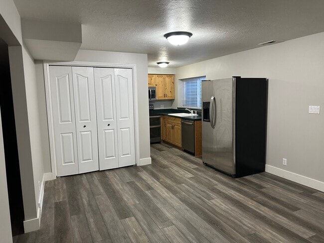 Building Photo - 911 Andes Dr