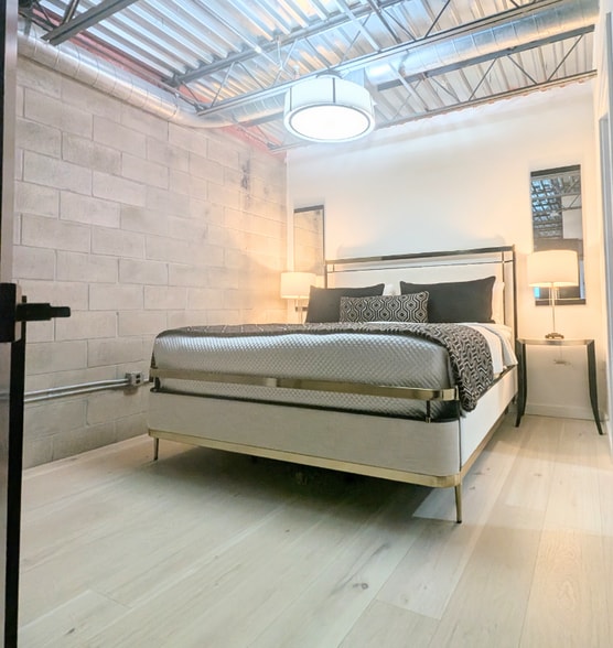 Building Photo - 5008 S MacDill Ave