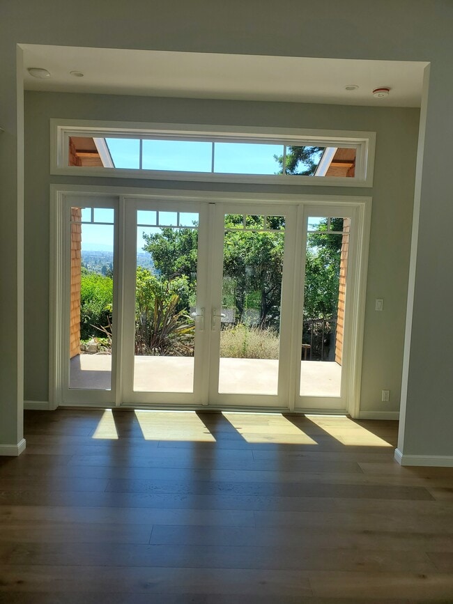 Building Photo - 54 Stratford Rd