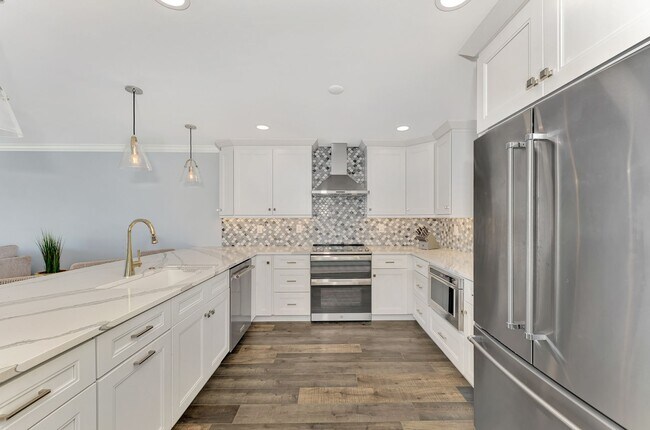 Building Photo - LUXURY LONGBOAT LIVING AT IT’S FINEST! AVA...