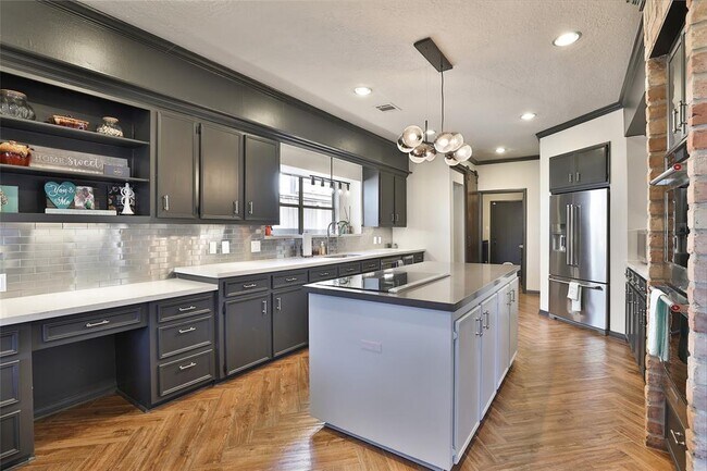 Building Photo - 1818 Brookchester Dr