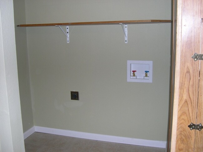 Building Photo - 3 Bedroom House in Garland, TX