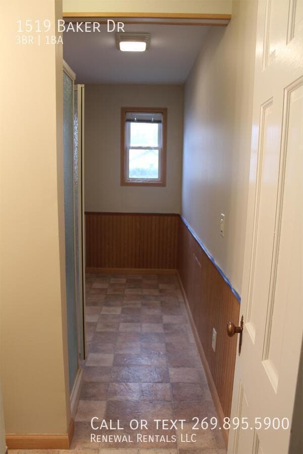Building Photo - 1519 Baker Dr