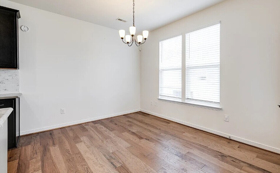 Building Photo - 5610 Benoni Ct
