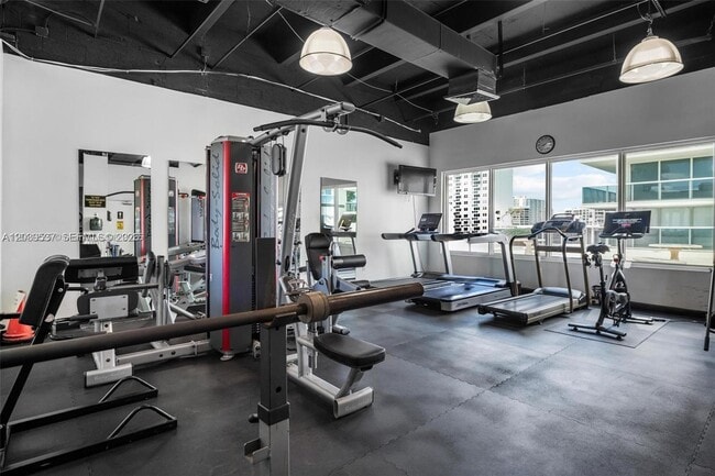 Building Photo - 2751 S Ocean Dr