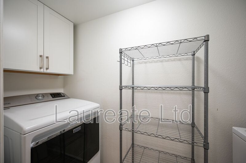 Building Photo - 23726 Pondview Pl