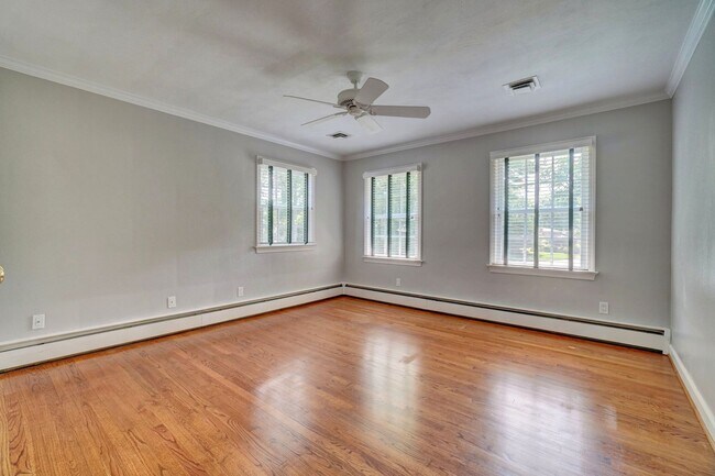 Building Photo - Reduced & Ready NOW! WATERFRONT Home in Wi...