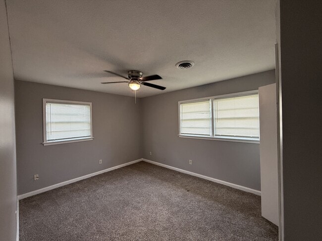 Building Photo - 4426 Narrow Lane Rd
