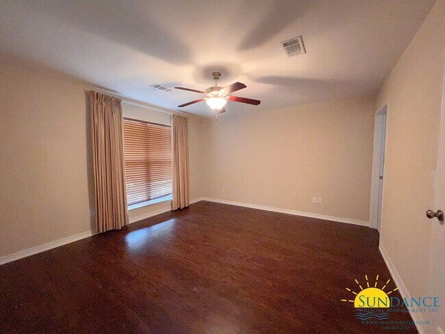Building Photo - Immaculate 3 Bedroom Santa Rosa Beach Home!