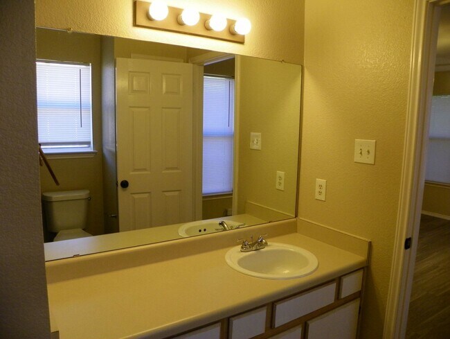 Building Photo - Welcome to this charming Centex home locat...