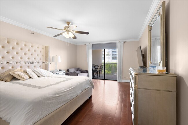 Building Photo - 6423 Collins Ave