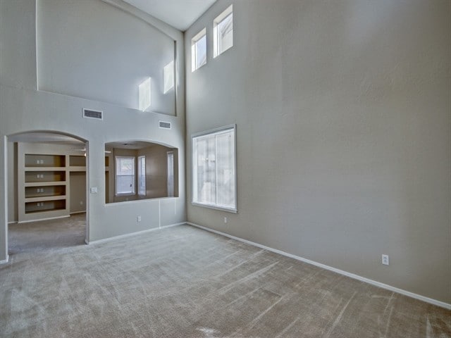 Building Photo - 2919 S 71st Dr