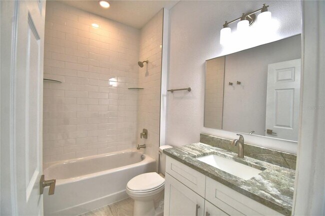 Building Photo - 7951 Sarasota Dr