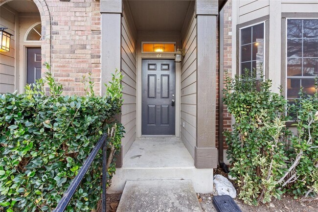 Building Photo - 12401 Los Indios Trail