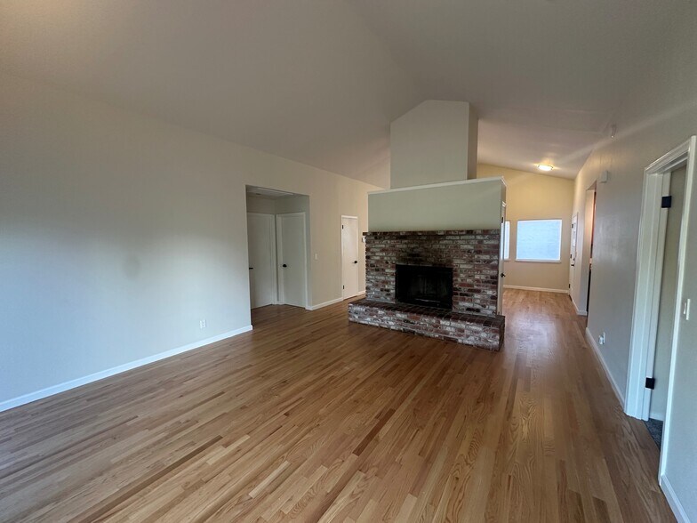 Building Photo - 19297 Mountain Meadow N