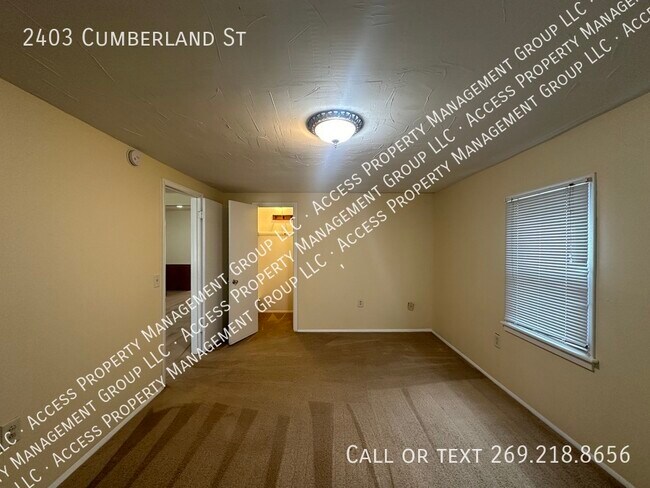 Building Photo - Large Westwood Kalamazoo home for rent!  4...