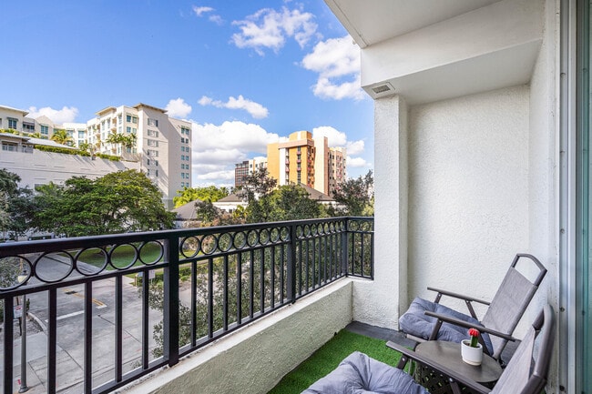 Building Photo - 600 S Dixie Hwy