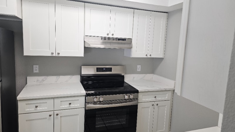 Building Photo - 705 James St