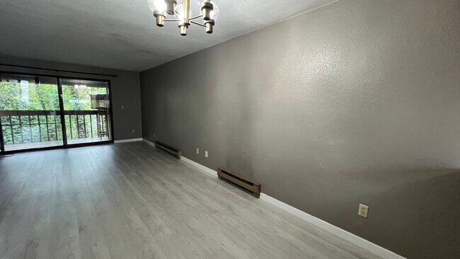 Building Photo - 4Plex 2bed x 1.5bath unit in Seattle, minutes away from major highways.