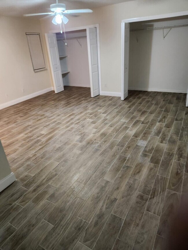 Building Photo - 1470 SW Sudder Ave