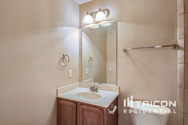 Building Photo - 7814 Longbow Ln