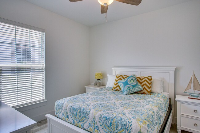 Building Photo - Destin- Bright & Modern 3-Bedroom Home wit...
