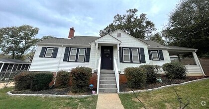 Building Photo - Beautiful Greenville Home