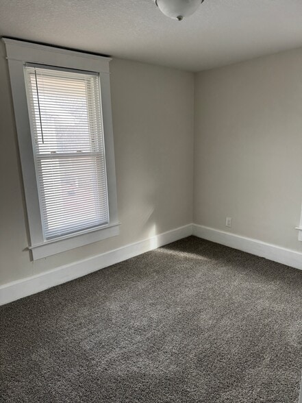 Building Photo - 834 N Jefferson St