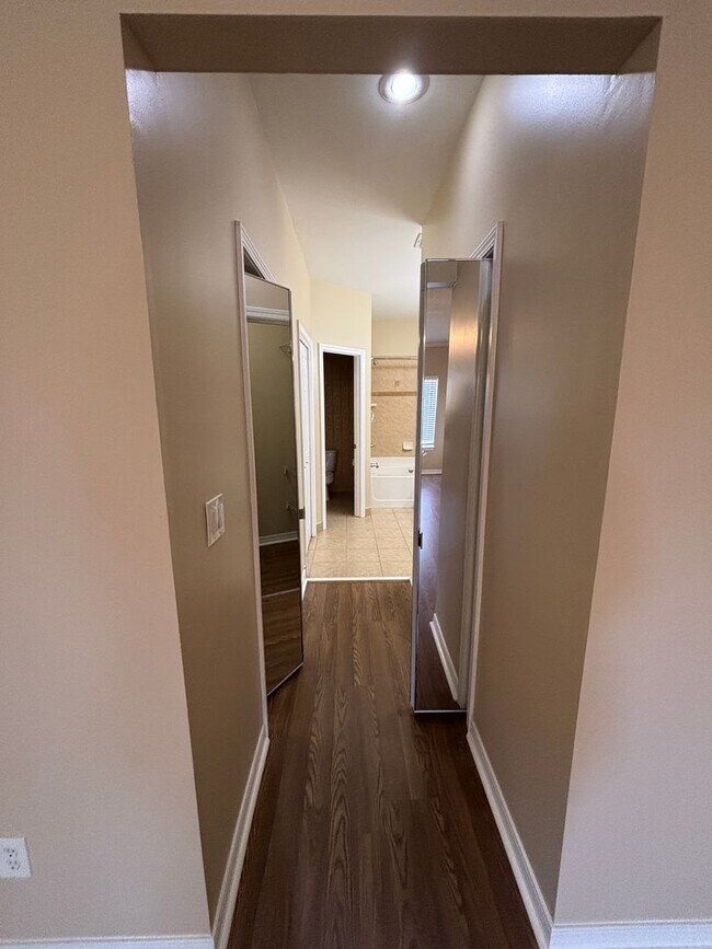 Building Photo - 3421 Cherry Ridge Rd