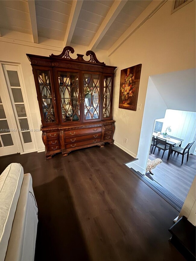 Building Photo - 2036 NE 21st Ave