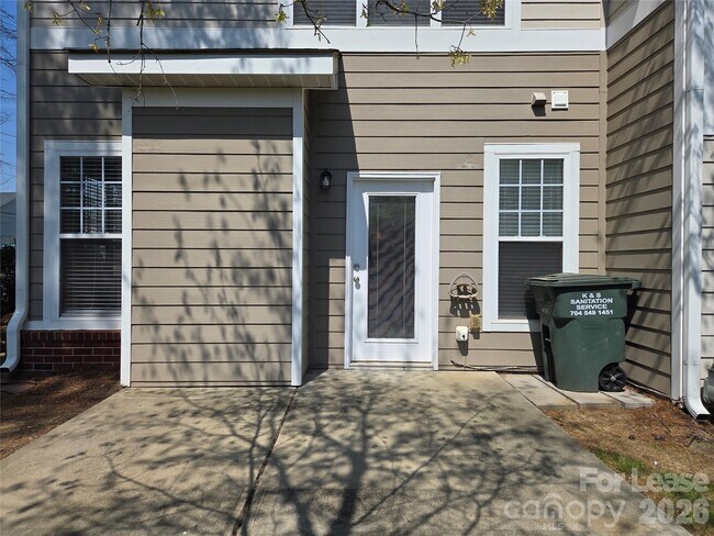 Building Photo - 15437 Coventry Ct Ln