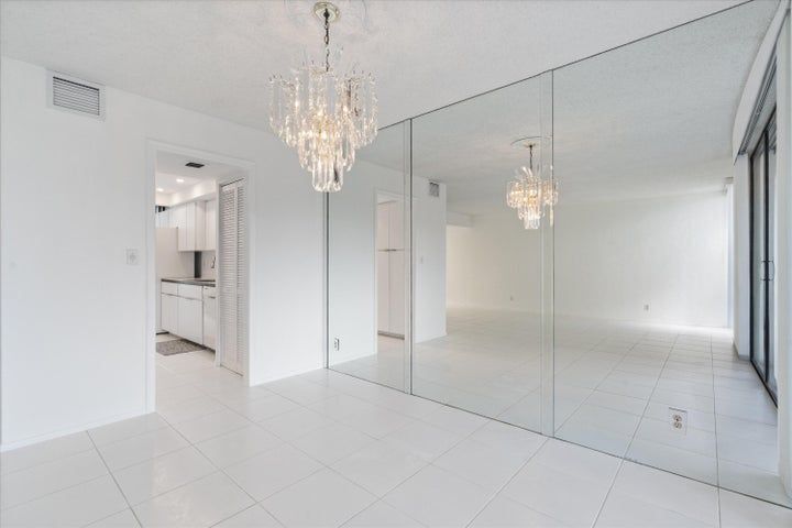 Building Photo - 609 Bridgewood Dr