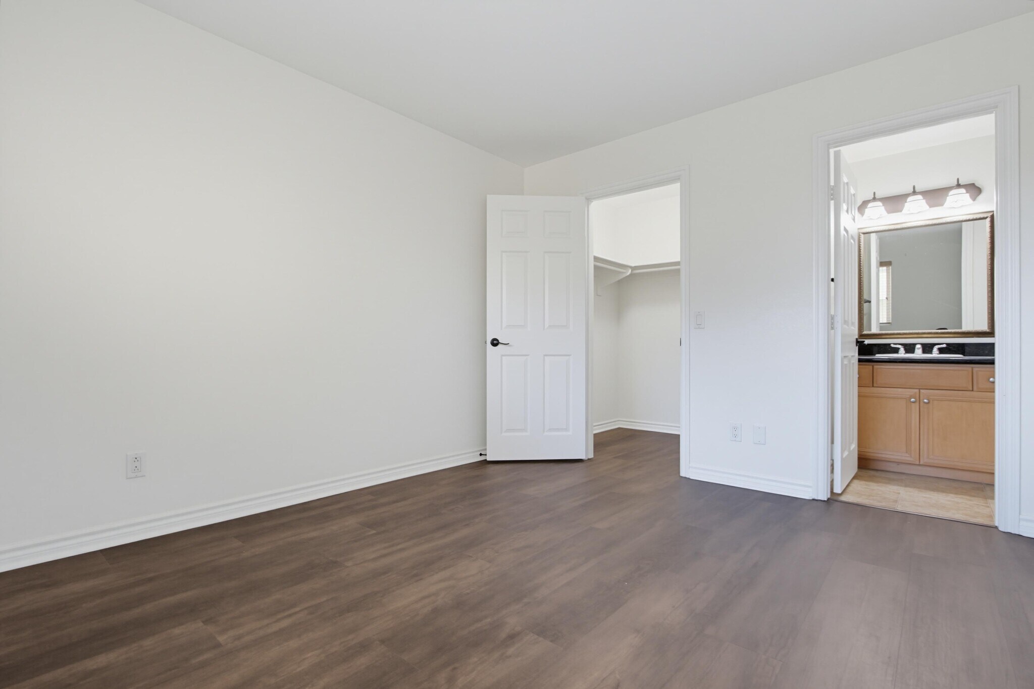 Building Photo - 5046 Los Morros Way