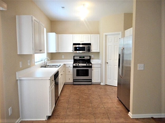 Building Photo - 4006 Shire Ct