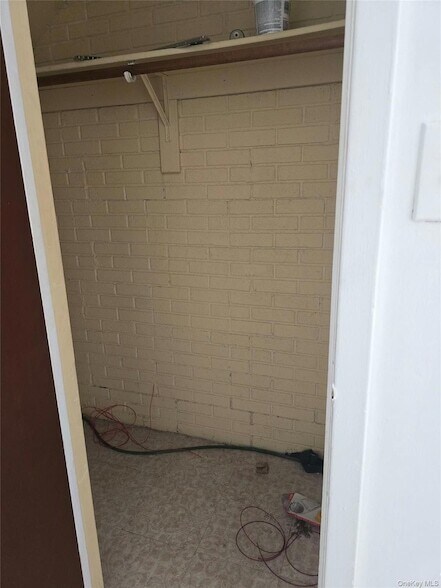 Building Photo - 21 Forest Ridge Rd