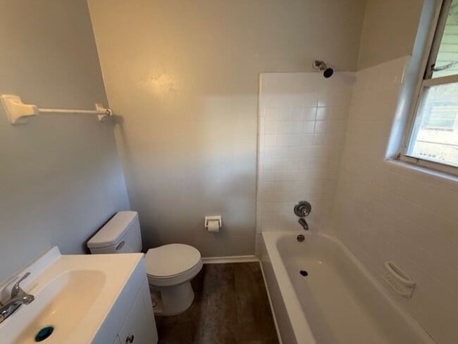 Building Photo - Comfortable 3-Bedroom Home for Rent