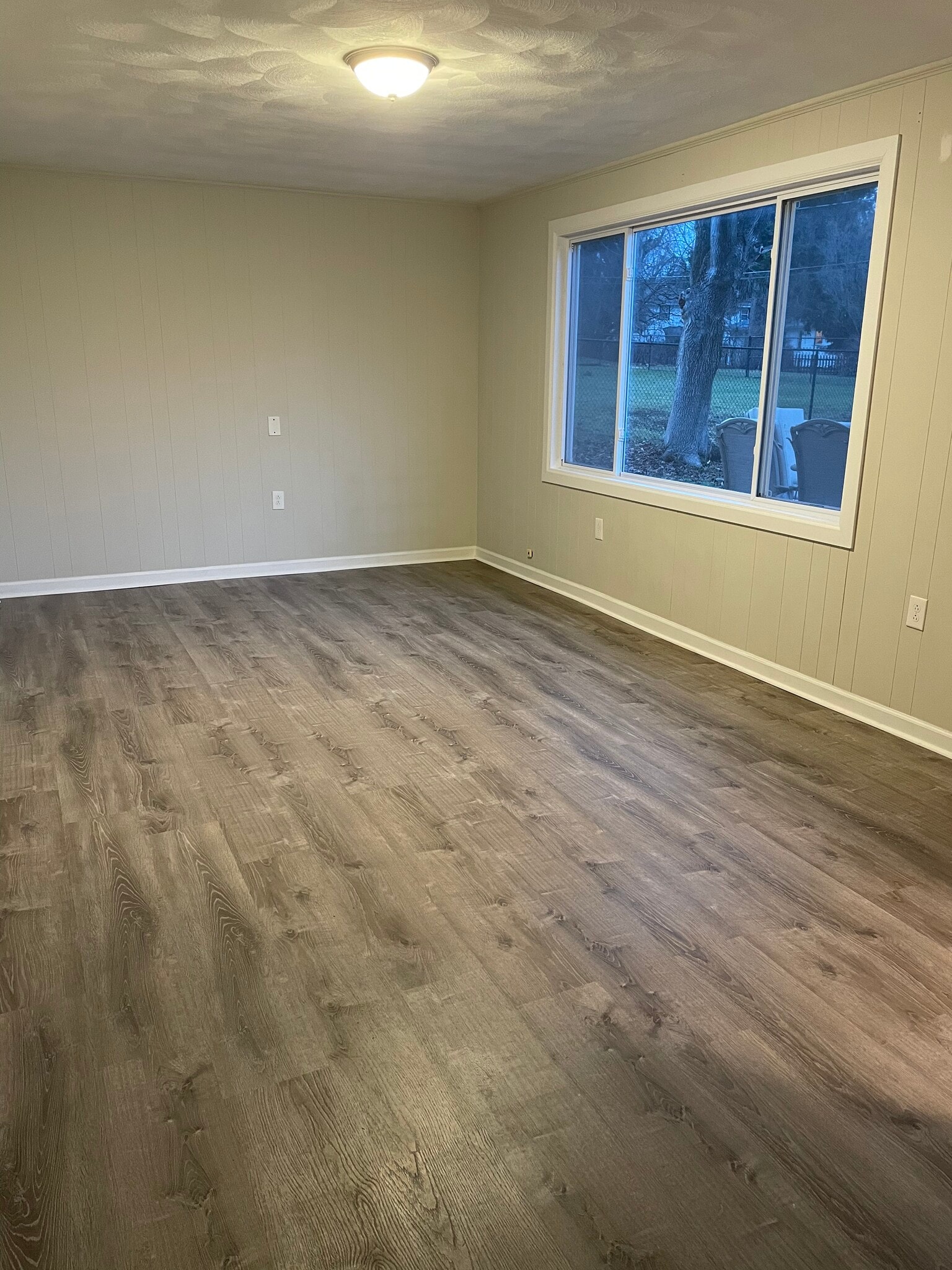 Family room - 87 Shalimar Dr