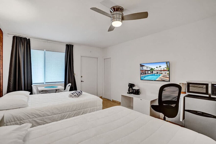 Building Photo - 3215 NE 7th St