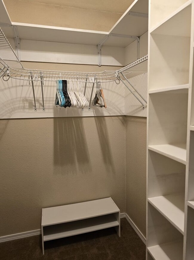 Building Photo - Bring the Pets!  Midtown 2 Bdrm Cottage, w/Den, 2 bath, All Appliances incl washer/dryer, Storage