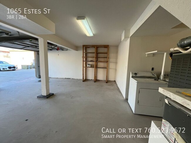 Building Photo - 1065 Estes St